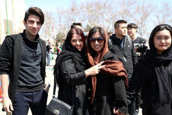 تصاویر | چند دختر ایرانی در آزادی بازی با چین را دیدند