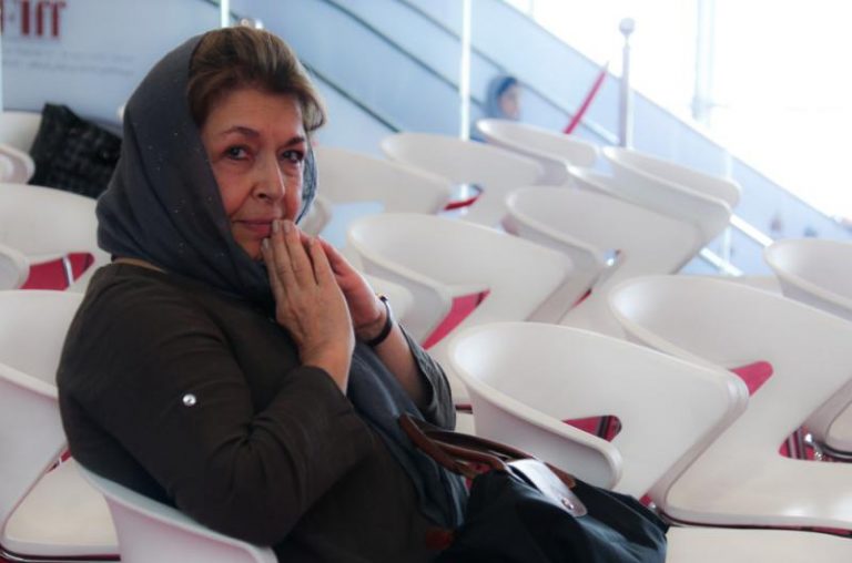 لیلی گلستان