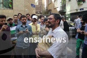 گزارشی از تجمع در جلوی منزل «رضا شهابی»