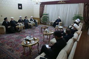 آیا یخ روحانی با جامعه روحانیت در حال شکستن است؟