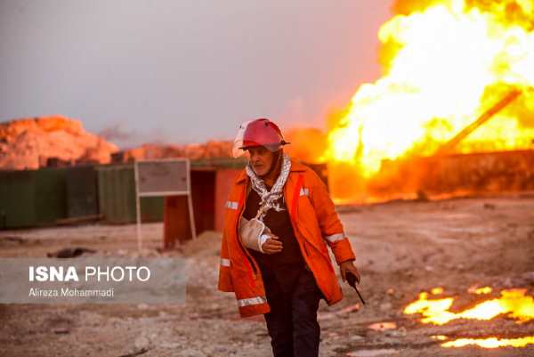 عکس | عملیات مهار آتش سوزی چاه «۱۴۷ رگ سفید»