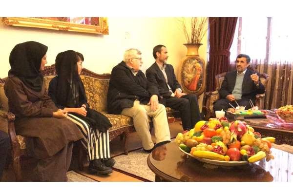 احمدی نژاد در منزل عبدالرضا داوری