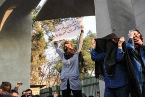 مشاهدات روزنامه‌نگار عرب از بطن تجمعات تهران