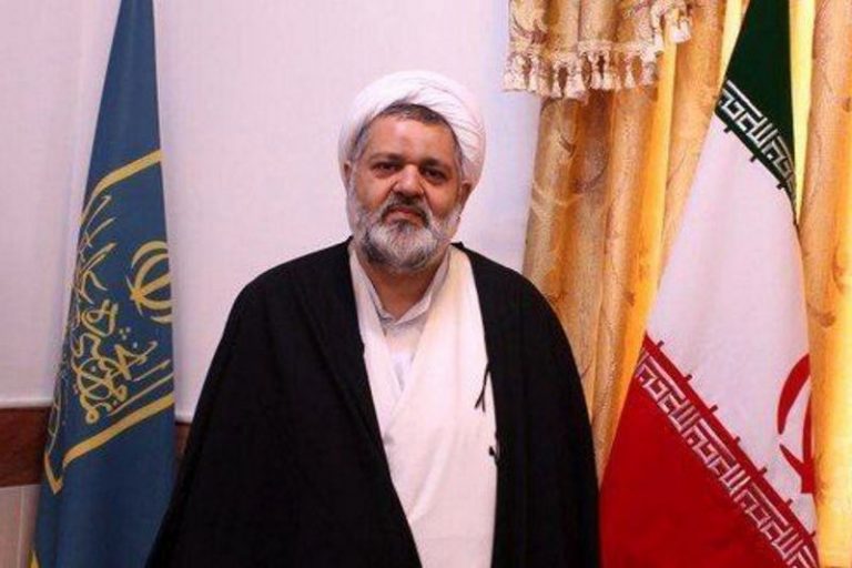 «واقعا طلاب در معیشت دچار مشکل هستند»
