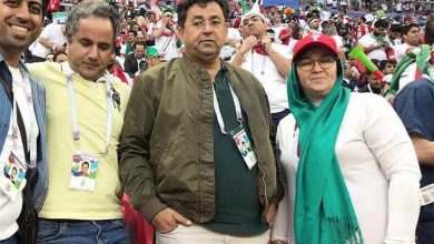 عکس | پدر و مادر سردار آزمون در استادیوم