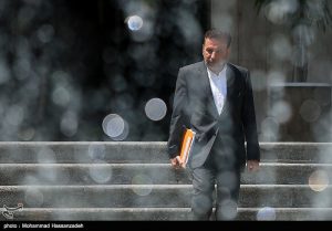 محمود واعظی