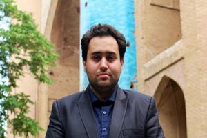 شب گذشته مراسم عروسی دختر رییس جمهور حسن روحانی به دور از تشریفات معمول و صرفا به صرف شربت و شیرینی برگزار شد. کامبیز مهدی زاده داماد رییس جمهور