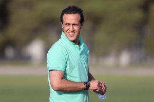 علی کریمی: کاری می‌کنم از این فوتبال فرار کنید