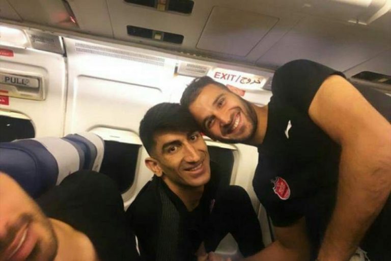 آشتی دو بازیکن جنجالی پرسپولیس در هواپیما