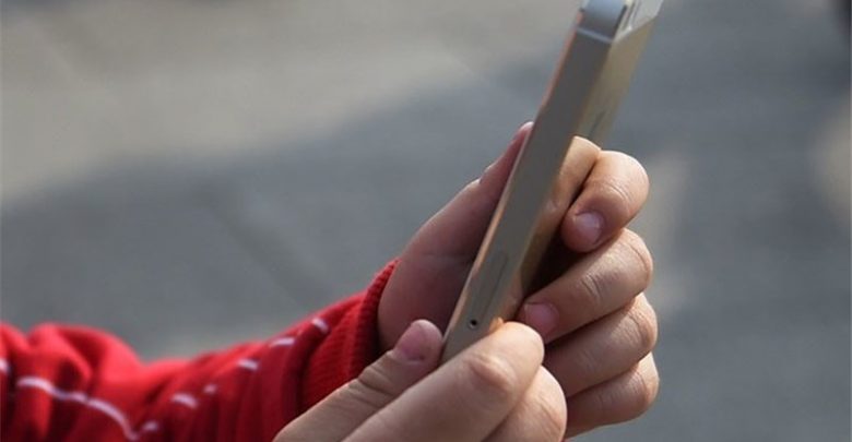 استفاده کودکان از موبایل