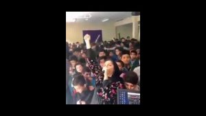 حنجره "جنتلمن" در بلندگوی مدارس