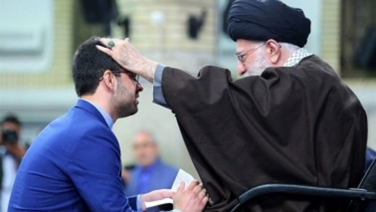 پاسخی به یک سوال درباره‌ی رهبری