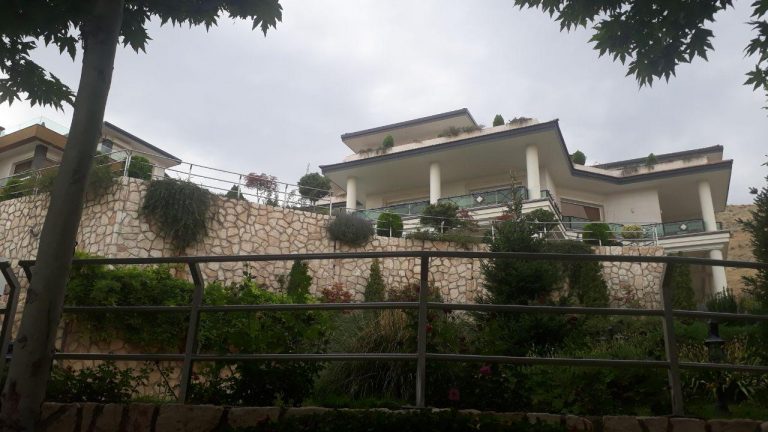 گزارش تصویری انصاف نیوز از باستی هیلز