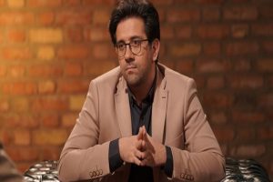 انتقاد مجری صداوسیما به گزارش خبر ۲۰:۳۰ درباره‌ی «دختر آبی»