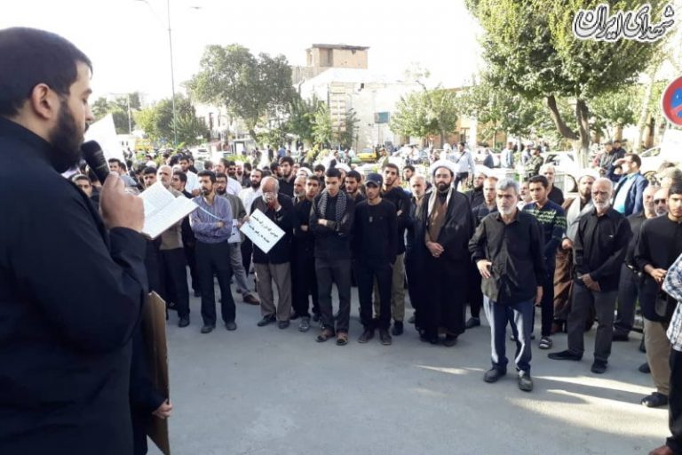 این 50 نفر مخالف حضور زنان در ورزشگاه