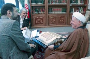 توضیح صادق خرازی درباره‌ی عکس با عباس ایروانی