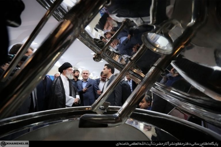 بازدید رهبری از نمایشگاه شرکت‌های دانش‌بنیان و فناوری‌های برتر