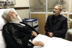 عیادت لاریجانی از آیت‌الله مکارم