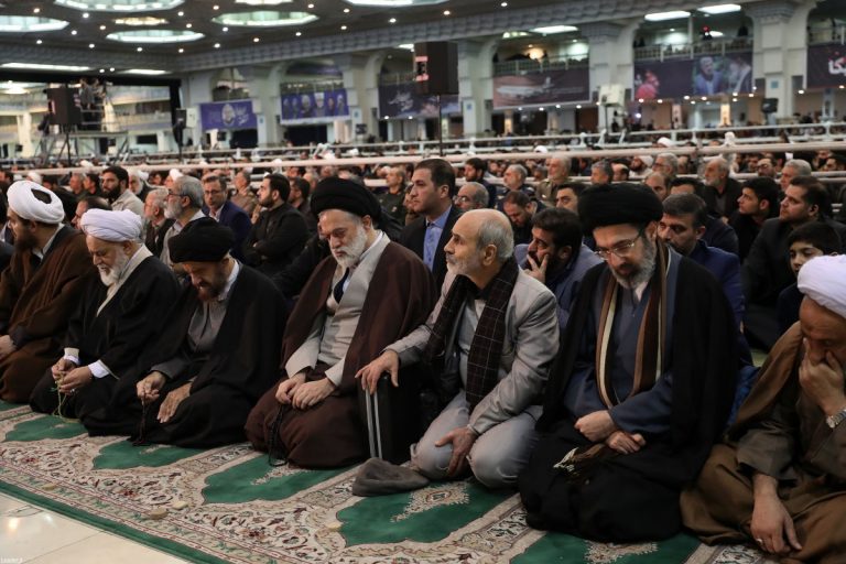 عکسهایی از همراهی پزشک معتمد رهبری