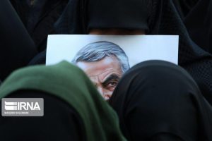 نویسنده‌ی گاندو و کارگردان نجلا نویسنده و کارگردان سریالی درباره‌ی سردار سلیمانی شدند