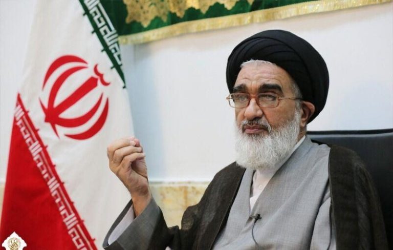 امام جمعه قم: می‌خواهند به بهانه کرونا به قم ضربه بزنند