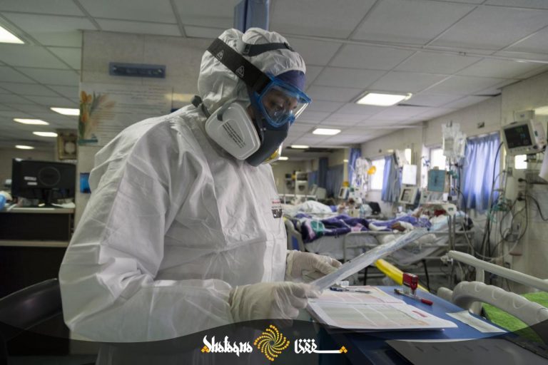گزارش تصویری: تلاش کادر درمانی برای بیماران مبتلا به کرونا