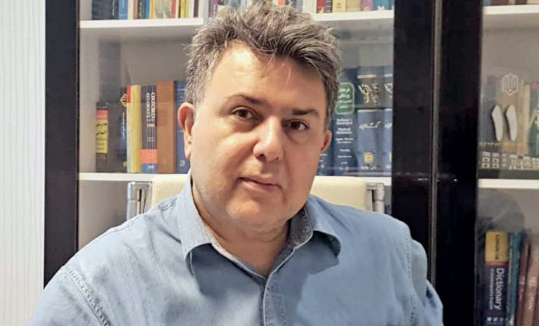 دکتر مسعود فروزنده پژوهشگر تاریخ