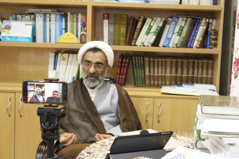خسروپناه: نقد مودبانه‌ی رهبری قانونا اشکالی ندارد