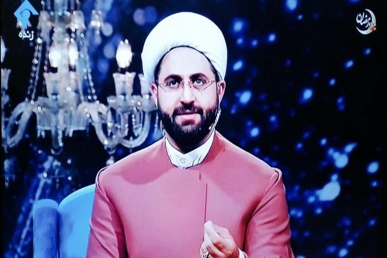 شوخی احسان علیخانی با حضور روحانیون به‌عنوان مجری