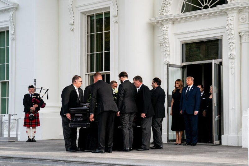حاشیه‌های یک تشییع جنازه در کاخ سفید