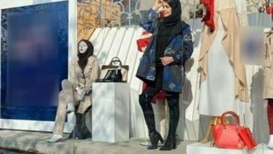 عکس | مانکن زنده خانم در ویترین فروشگاهی در مشهد