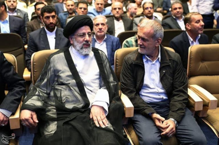 نقدی به «فرق میان پزشکیان و رئیسی»