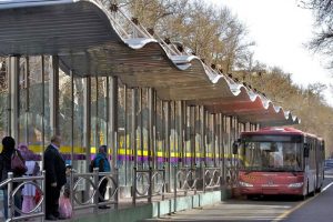 مواد فروشی در برخی ایستگاه‌های اتوبوس