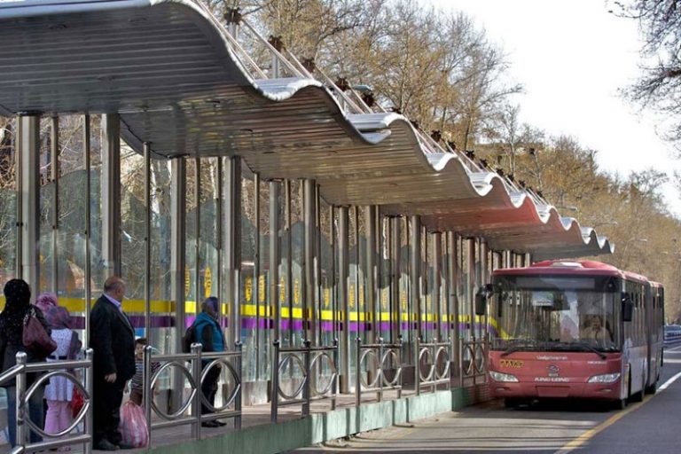 مواد فروشی در برخی ایستگاه‌های اتوبوس