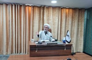 استاد دانشگاه مفید: اگر حاکمی دلش برای دین می‌سوزد، فقر و تبعیض را برطرف کند