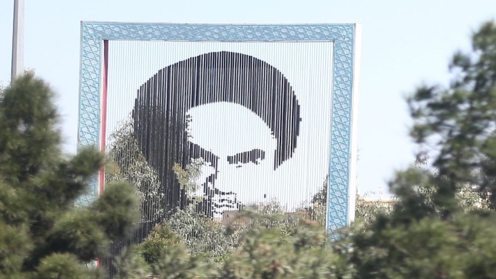 راهپیمایی اعتراض به آتش کشیدن عکس امام خمینی در قم