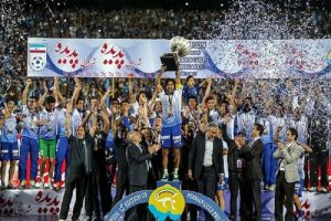 جشن قهرمانی استقلال روی هوا؟