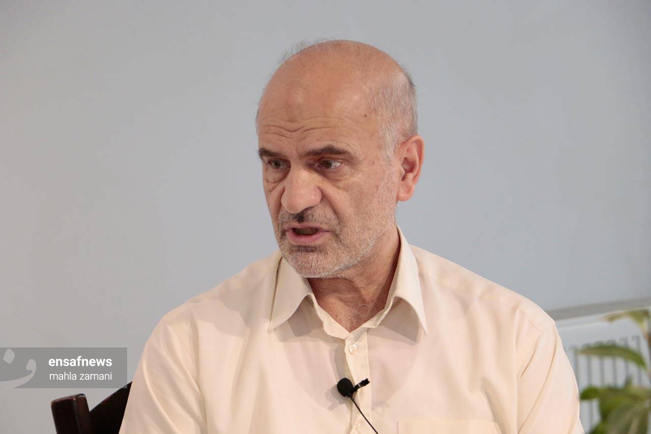 فرشاد مومنی