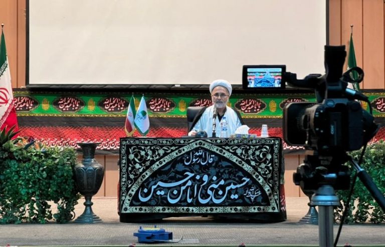 استاد دانشگاه مفید قم: سیدالشهدا، منشا فساد گسترده را سکوت علما می‌داند