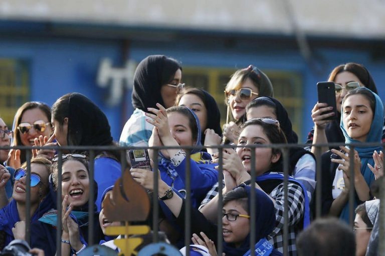 مجوز حضور زنان در بازی استقلال مس صادر شد ؛ فشارهای فیفا جواب داد + (لینک بلیت فروشی)