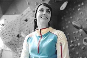 کشف حجاب الناز رکابی در مسابقات رسمی سنگ نوردی آسیایی با لباس جمهوری اسلامی ایران!