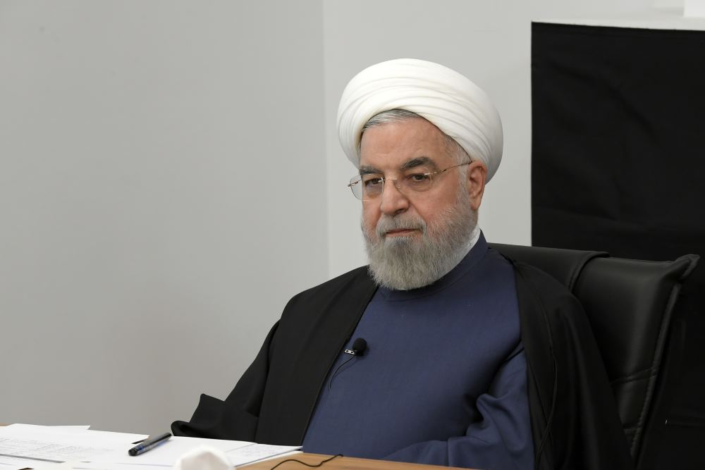 تاکید روحانی بر تهیه‌ی «گزارش کامل و شفاف از جنایت قتل» داریوش مهرجویی و وحیده محمدی‌فر