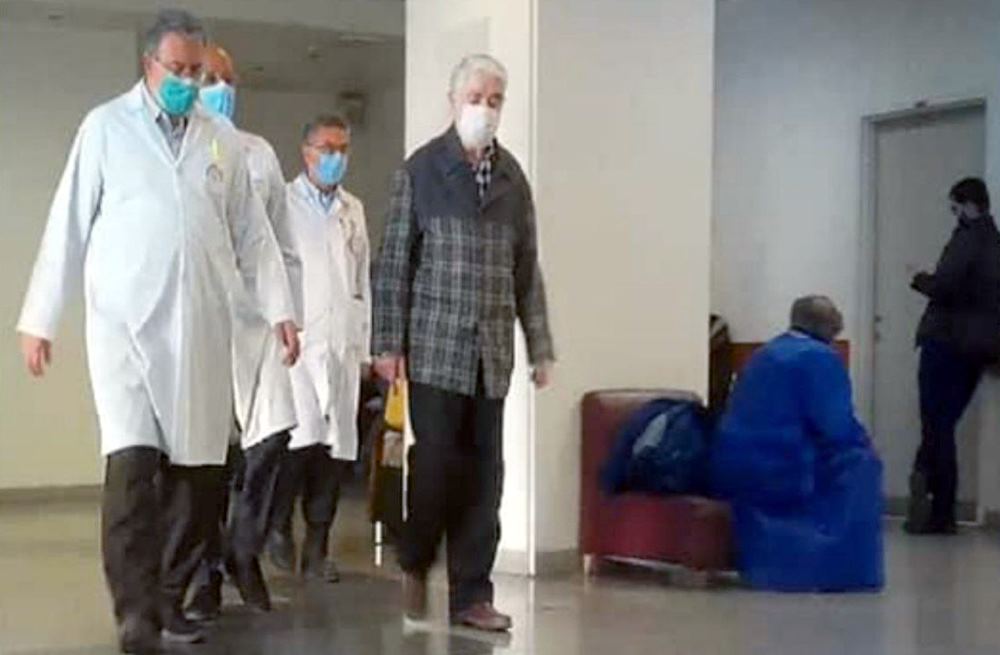انتقال میرحسین موسوی به بیمارستان برای درمان آنفولانزا