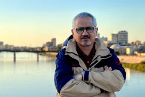 برداشتِ روان‌شناسانه از تمثیلِ فلسفیِ «غارِ» افلاطون | رضا دانشمندی