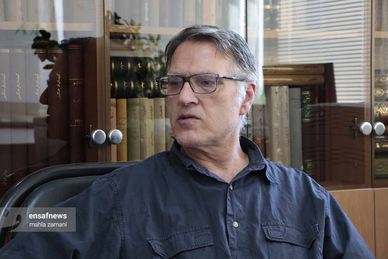 گوش کنید آدمکها | محمدرضا تاجیک