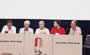 روزنامه‌نگاری روی لبه تیغ