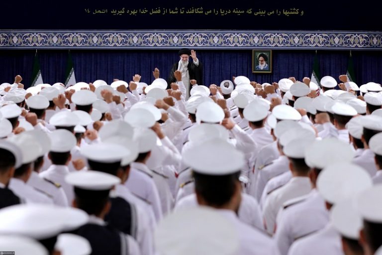سخنرانی امروز رهبری در دیدار کارکنان و خانوادههای ناوگروه 86 ارتش: قدردانی از «افتخاری بیسابقه در تاریخ دریانوردی ایران»