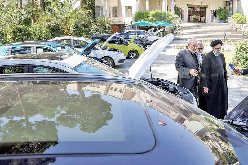 وزیر صمت: خودروهای تهران را برقی می‌کنیم