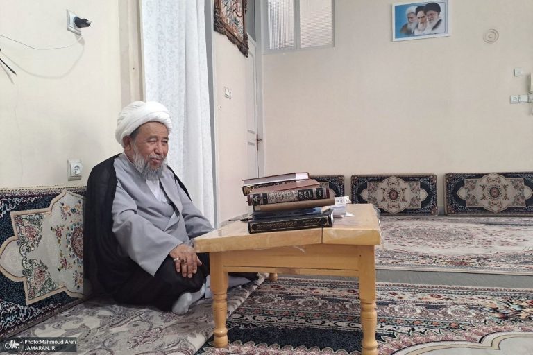 توصیه مرجع تقلید افغانستانی به مهاجران افغان
