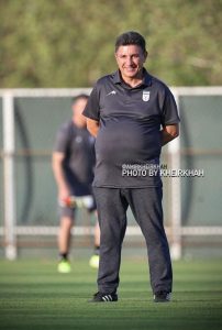 مقایسه آمادگی جسمانی امیر قلعه نویی با روبرتو مانچینی ! | تصاویری که یک عکاس را به تمرین تیم ملی ممنوع الورود کرد